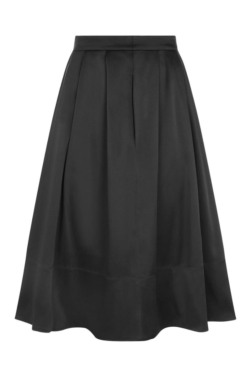 Box pleat silky skirt