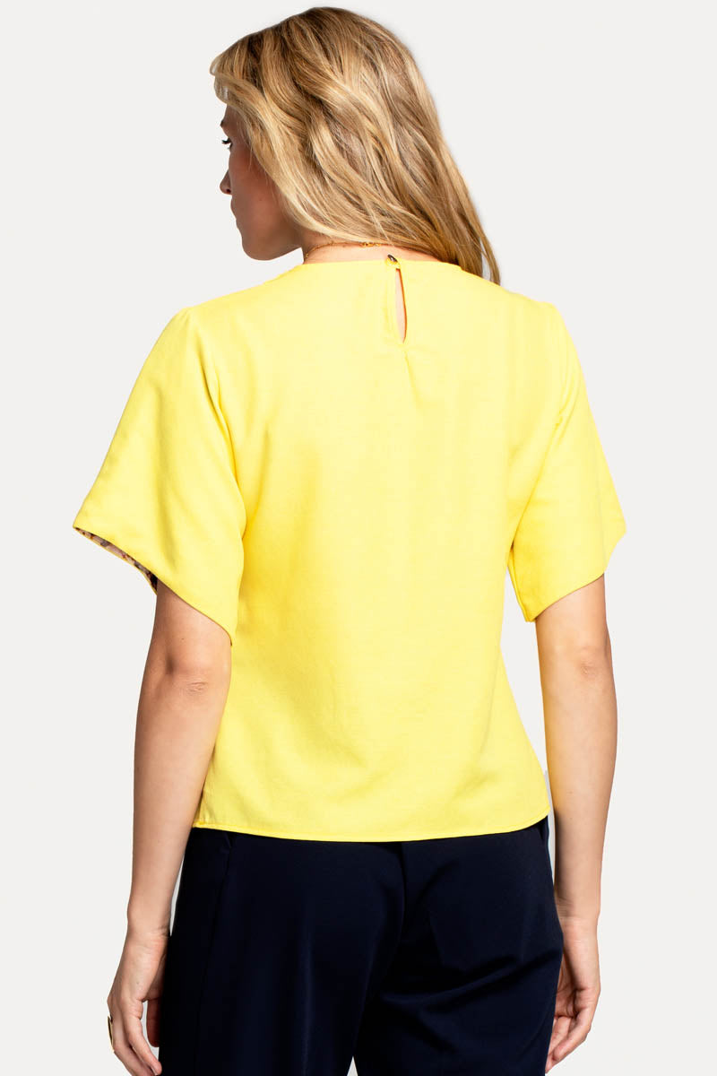 River-Tie Bat-Sleeved Top