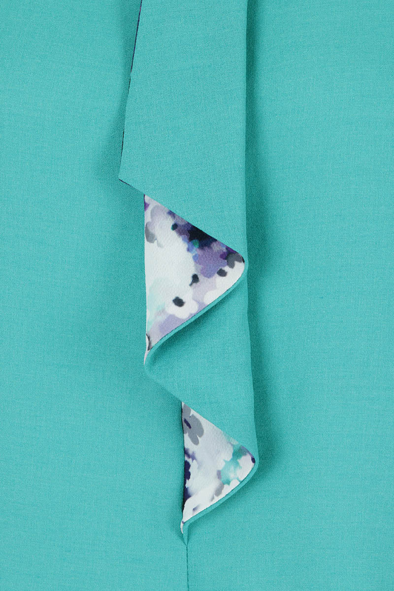 River-Tie Bat-Sleeved Top